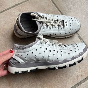 Women’s shoes CCILU size 9 white/gray